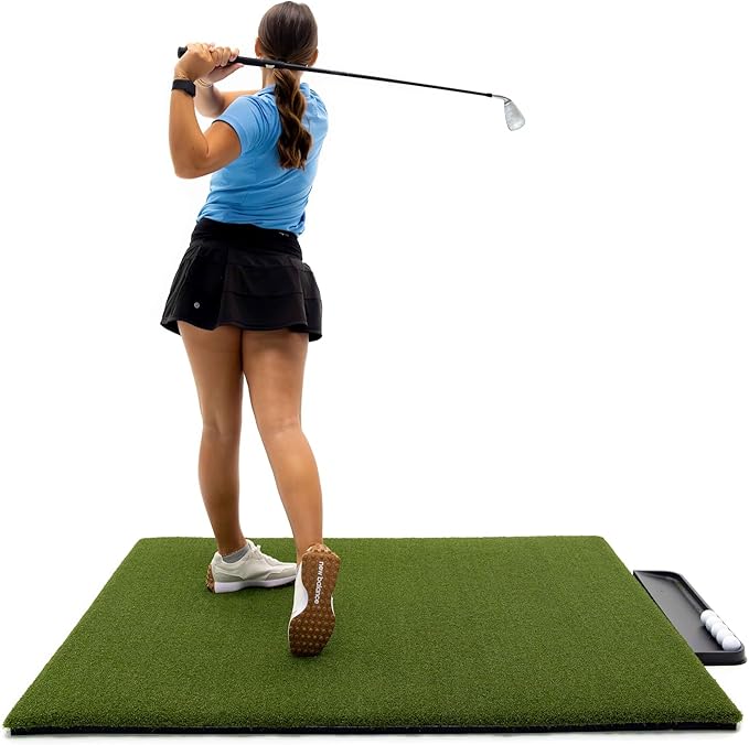 Premium Turf Indoor/Outdoor Golf Mat. Bonus Tray + 3 Tees